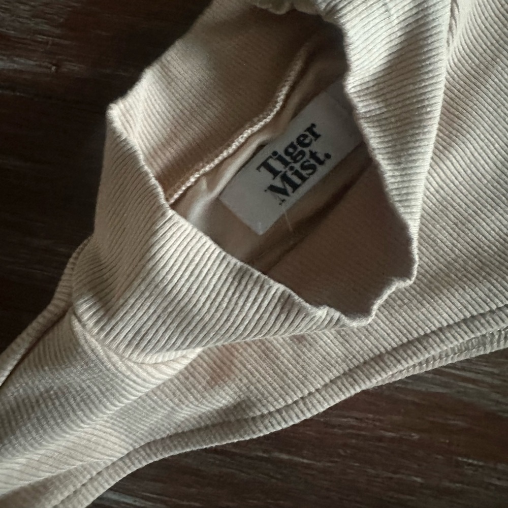 Tiger Mist Tan Asymmetrical Cut Out Top - Picture 4 of 5